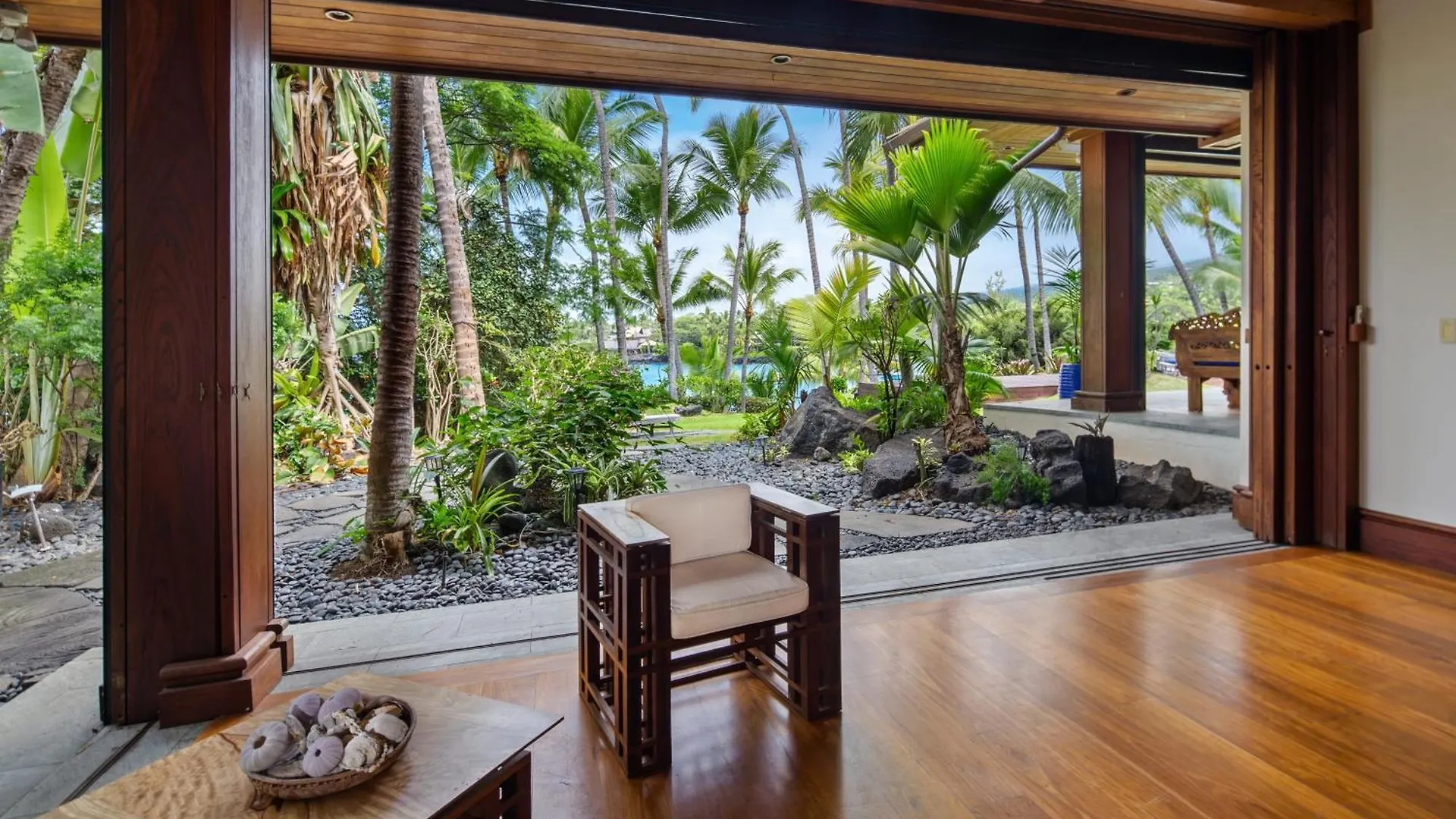 Kbm Resorts: Kona Bay House Stunning Ocean Front Estate Home Right On Keauhou Bay Kailua-Kona