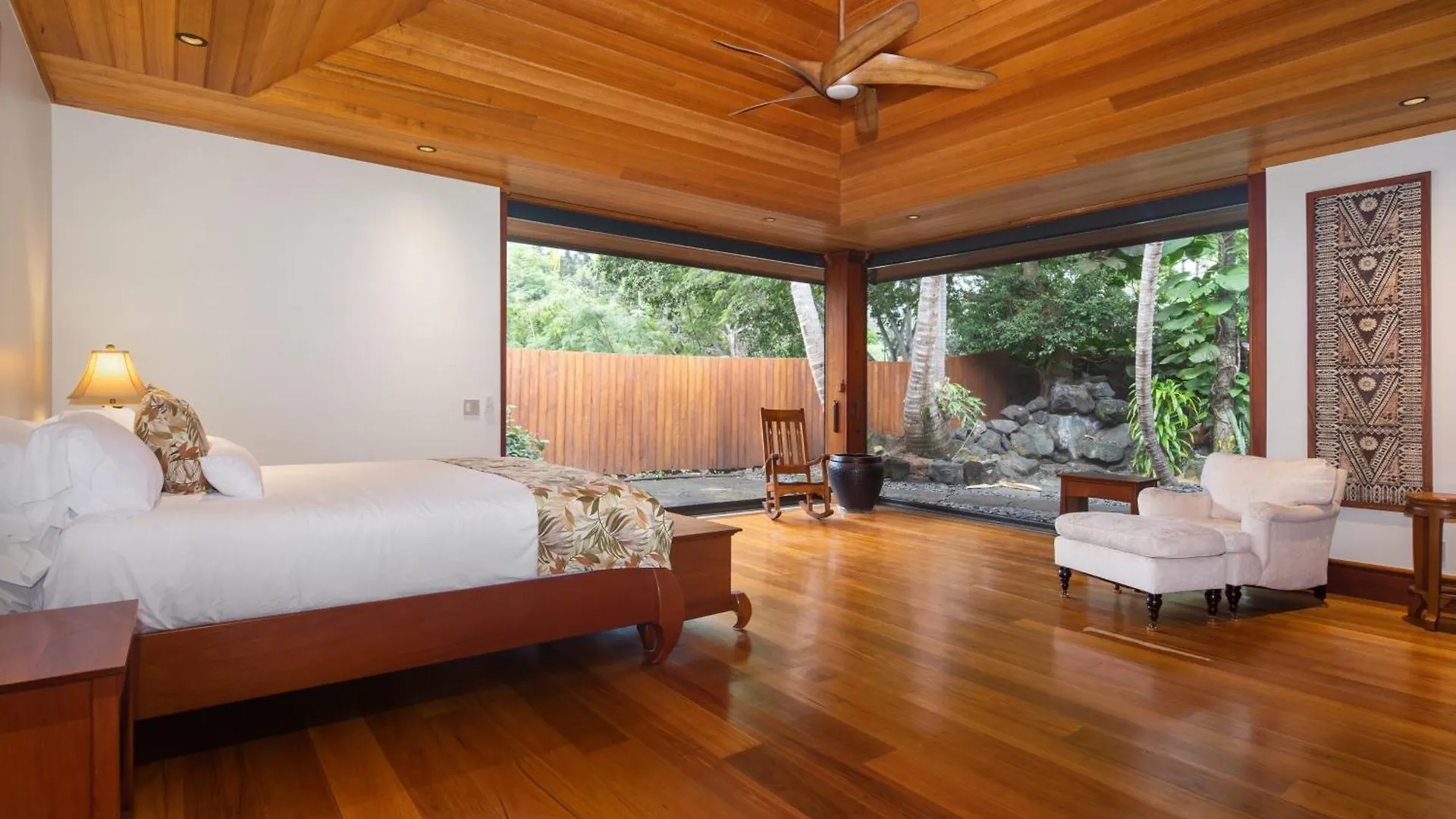 Holiday home Kbm Resorts: Kona Bay House Stunning Ocean Front Estate Home Right On Keauhou Bay Kailua-Kona