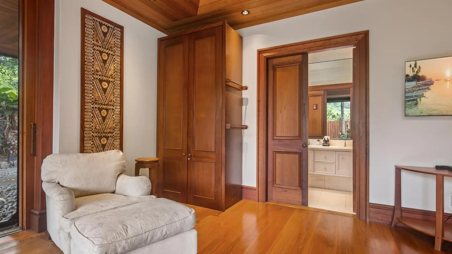 Kbm Resorts: Kona Bay House Stunning Ocean Front Estate Home Right On Keauhou Bay Kailua-Kona United States