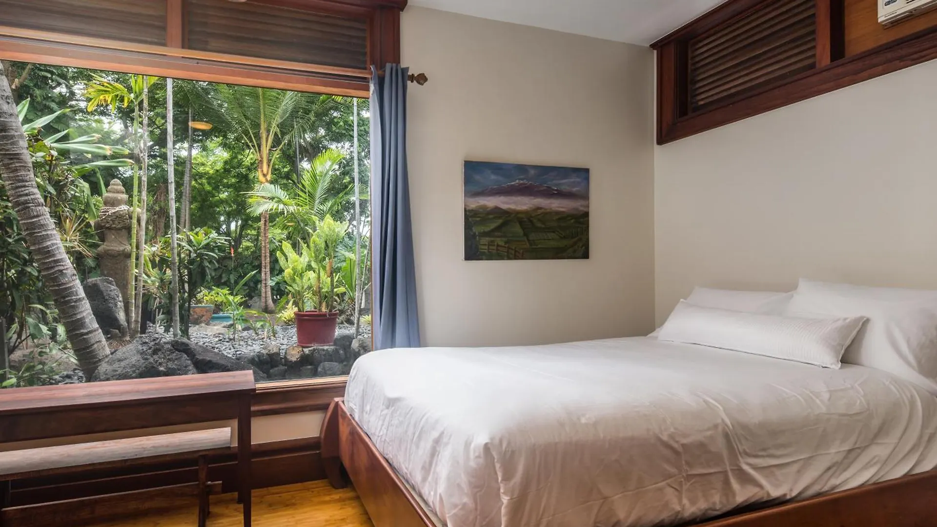 Kbm Resorts: Kona Bay House Stunning Ocean Front Estate Home Right On Keauhou Bay Kailua-Kona Holiday home