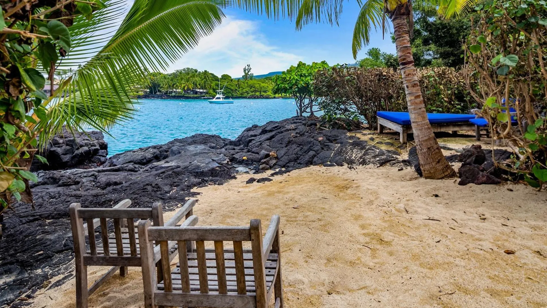 Holiday home Kbm Resorts: Kona Bay House Stunning Ocean Front Estate Home Right On Keauhou Bay Kailua-Kona