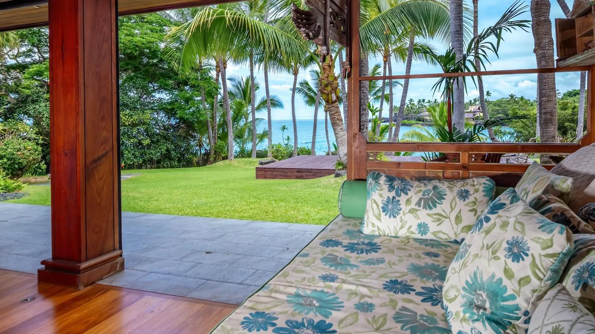 Kbm Resorts: Kona Bay House Stunning Ocean Front Estate Home Right On Keauhou Bay Kailua-Kona 0*,  United States