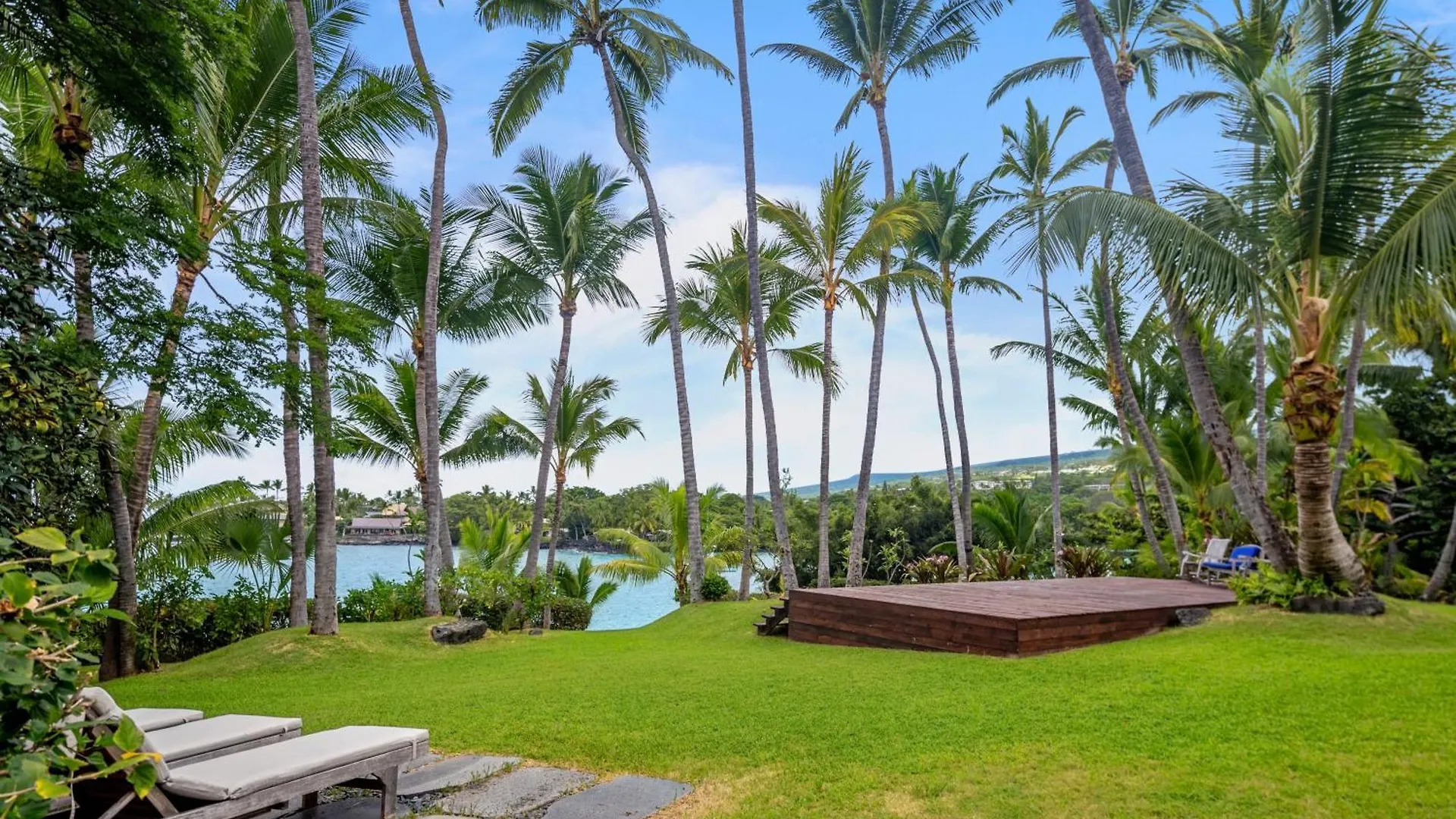 Kbm Resorts: Kona Bay House Stunning Ocean Front Estate Home Right On Keauhou Bay Kailua-Kona Holiday home