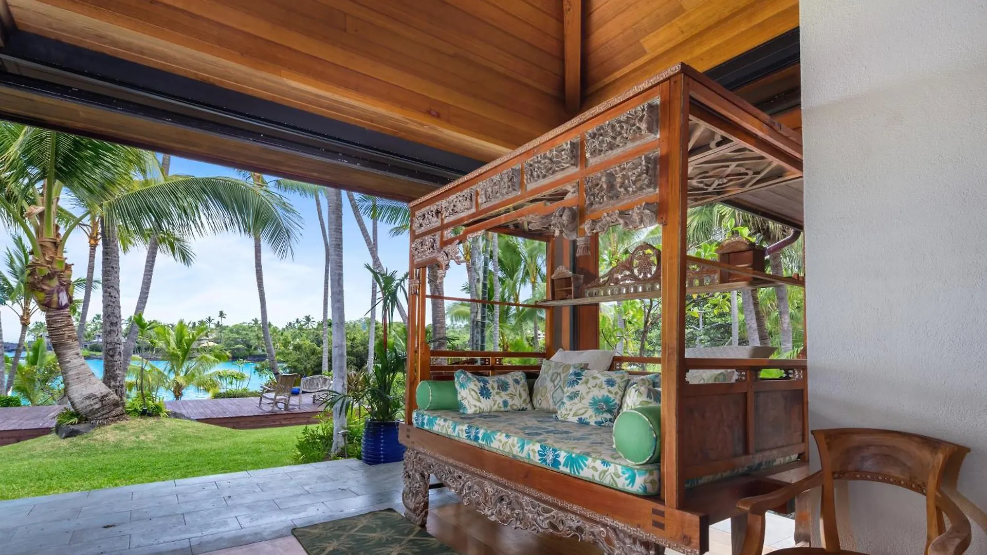 Kbm Resorts: Kona Bay House Stunning Ocean Front Estate Home Right On Keauhou Bay Kailua-Kona